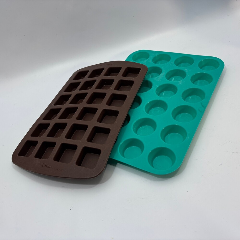 Wilton Silicone Mold 24 Cavity Brown and Teal Baking Candy Mold
